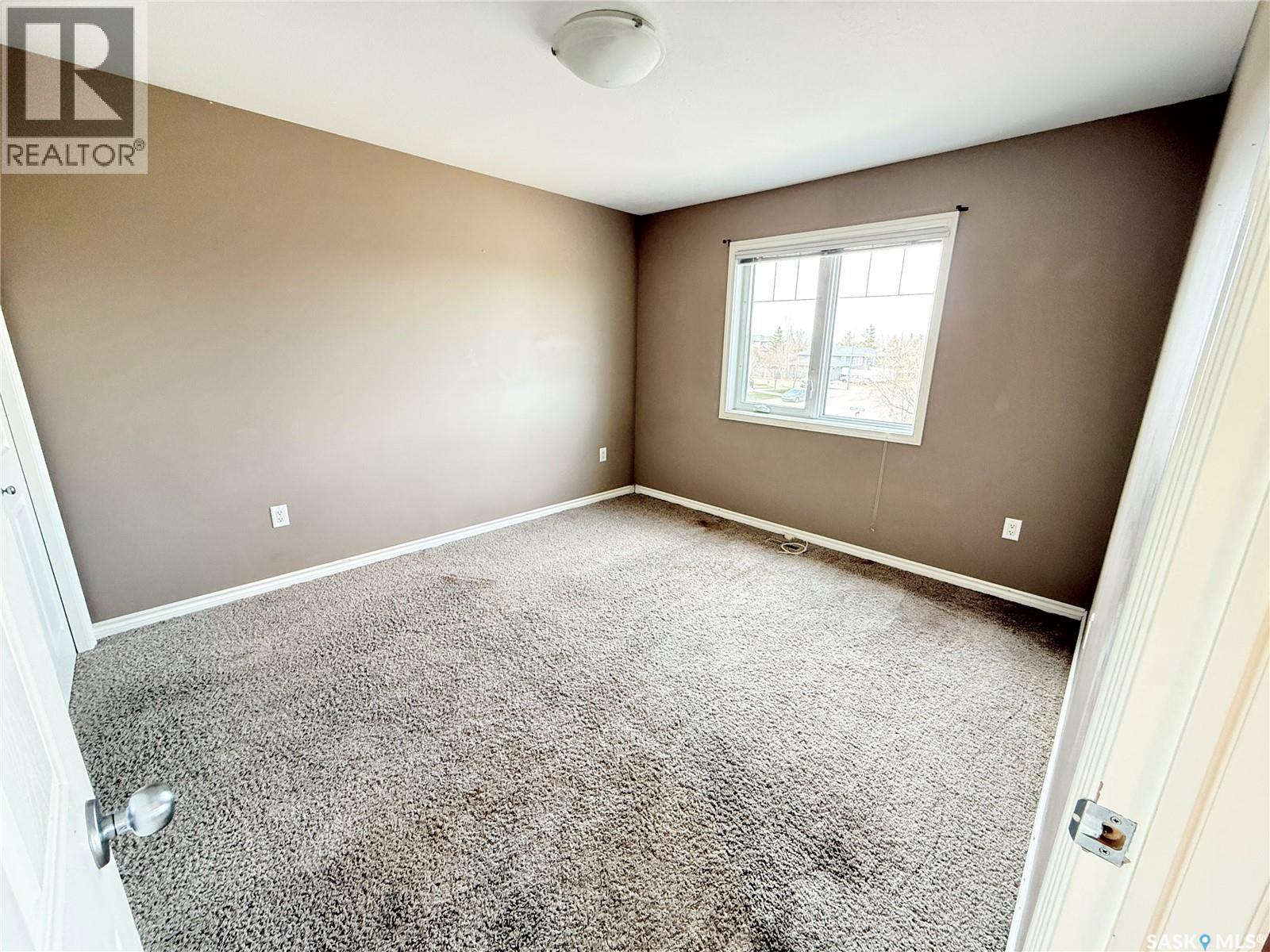 #602 Barber CRESCENT - 19