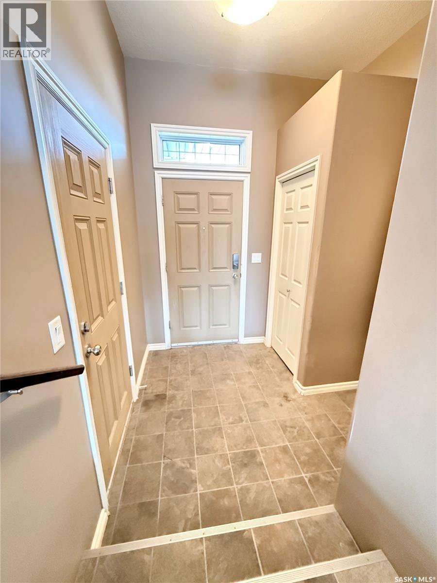 #602 Barber CRESCENT - 2