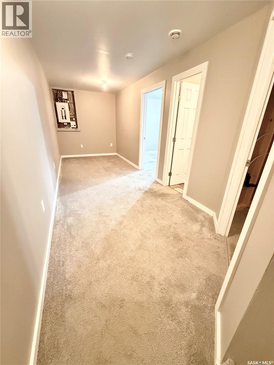 #602 Barber CRESCENT - 20