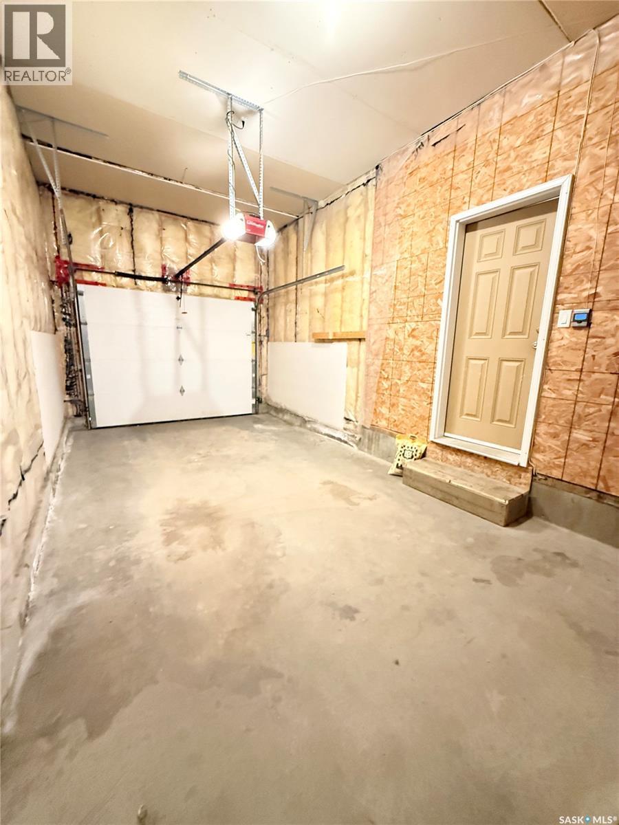 #602 Barber CRESCENT - 3