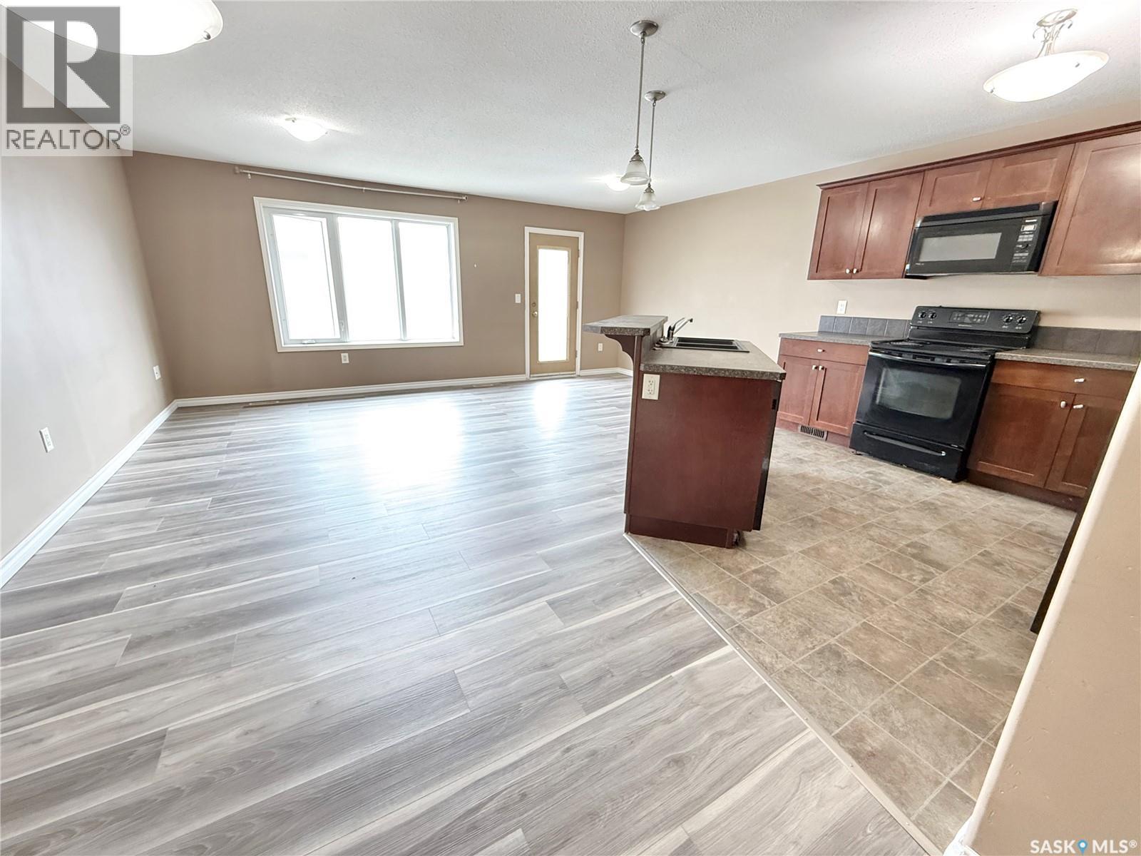 #602 Barber CRESCENT - 6