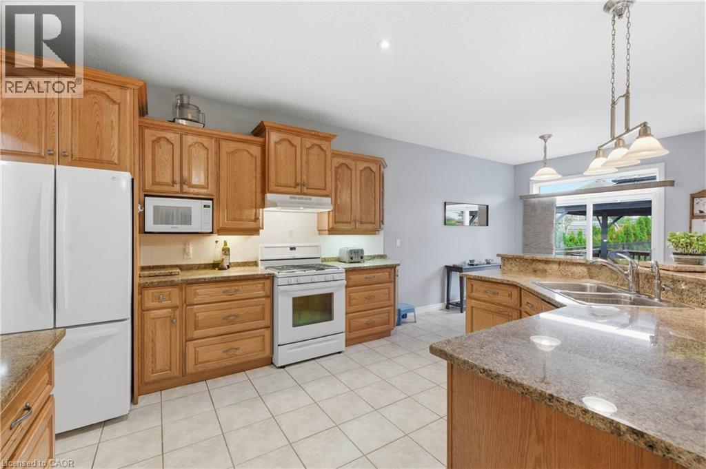 58 TEMPLETON Drive, Kitchener, Ontario, N2A4G1 — Photo 3