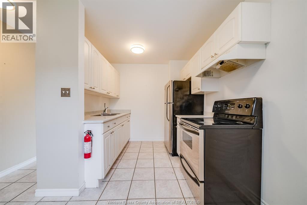 5486 LASSALINE, Windsor, Ontario, N8T1B1 — Photo 9