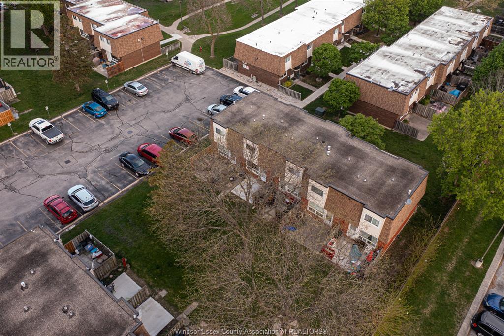5486 LASSALINE, Windsor, Ontario, N8T1B1 — Photo 36