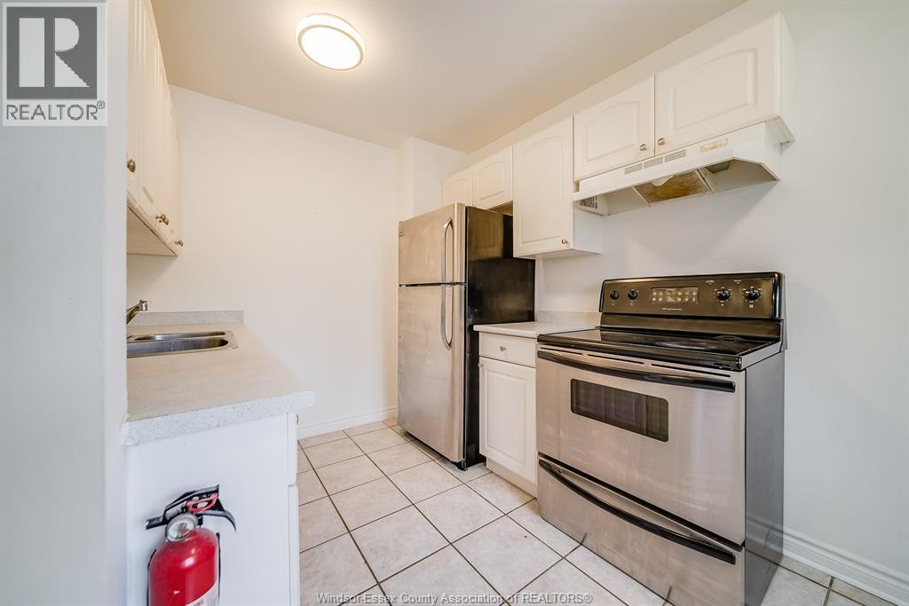 5486 LASSALINE, Windsor, Ontario, N8T1B1 — Photo 13