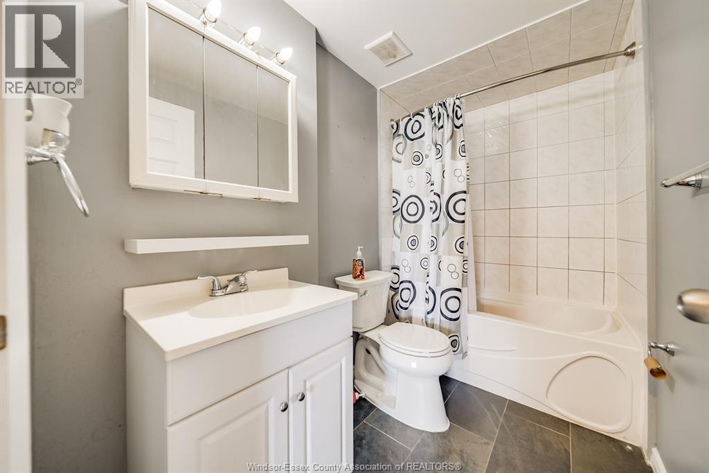 5486 LASSALINE, Windsor, Ontario, N8T1B1 — Photo 23