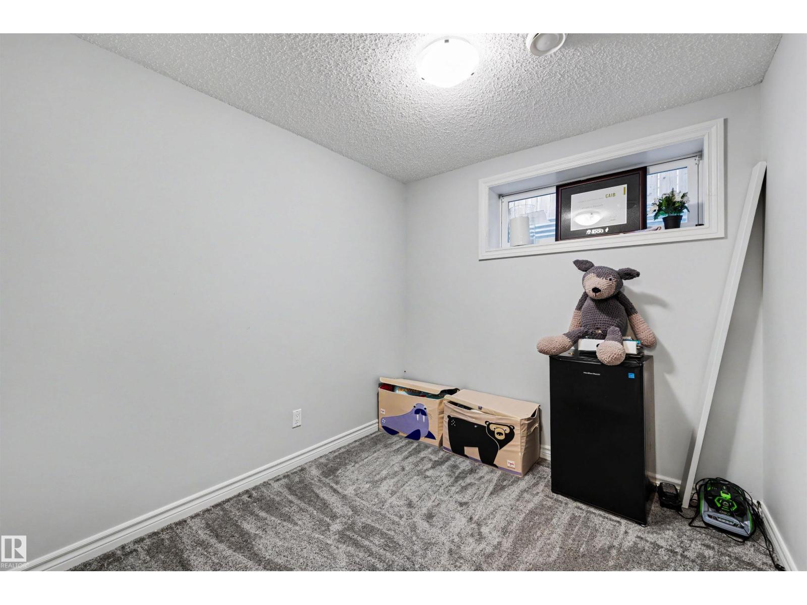 6115 18 AV SW - 23