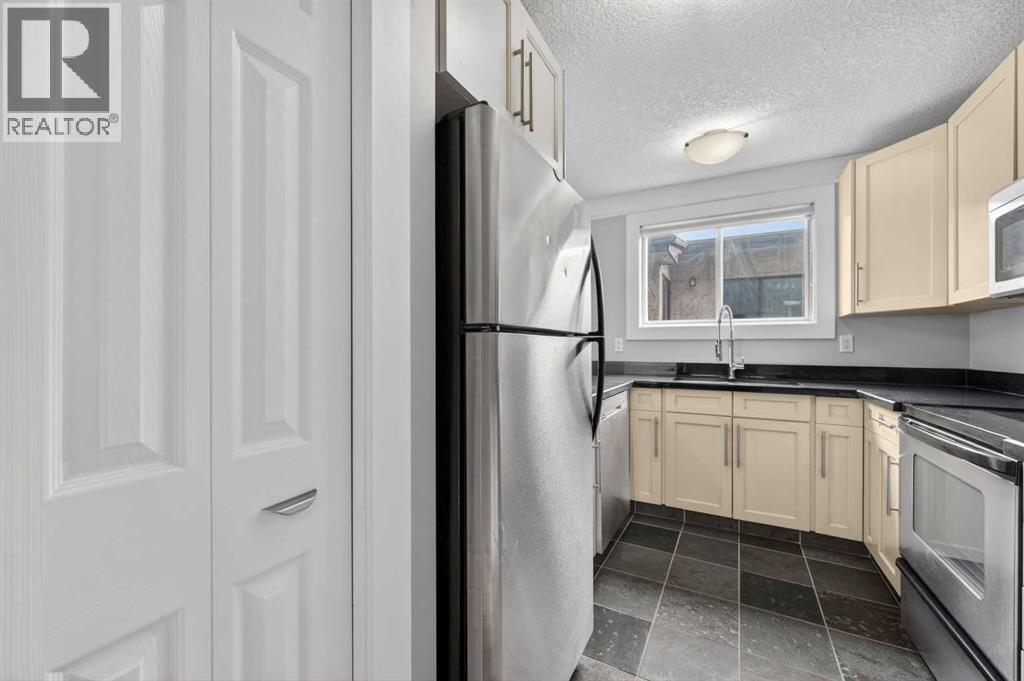 #203 644 Meredith Road NE - 4
