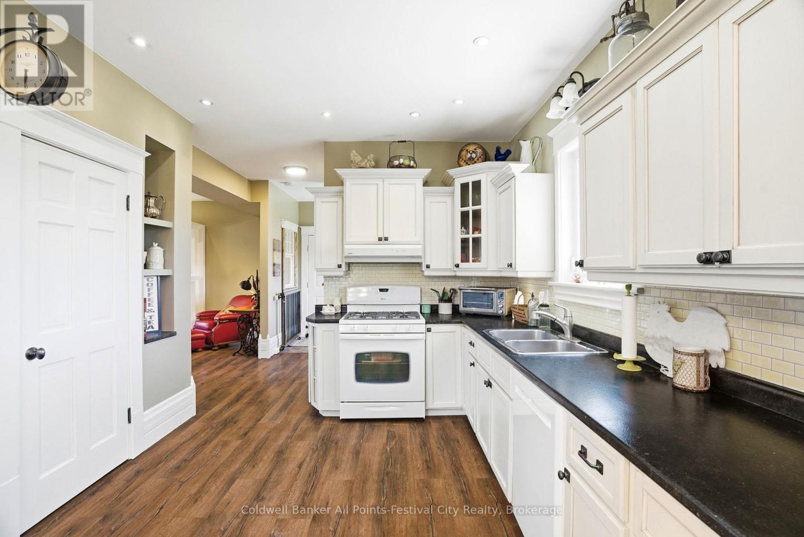 36603 MAITLAND AVENUE - 13
