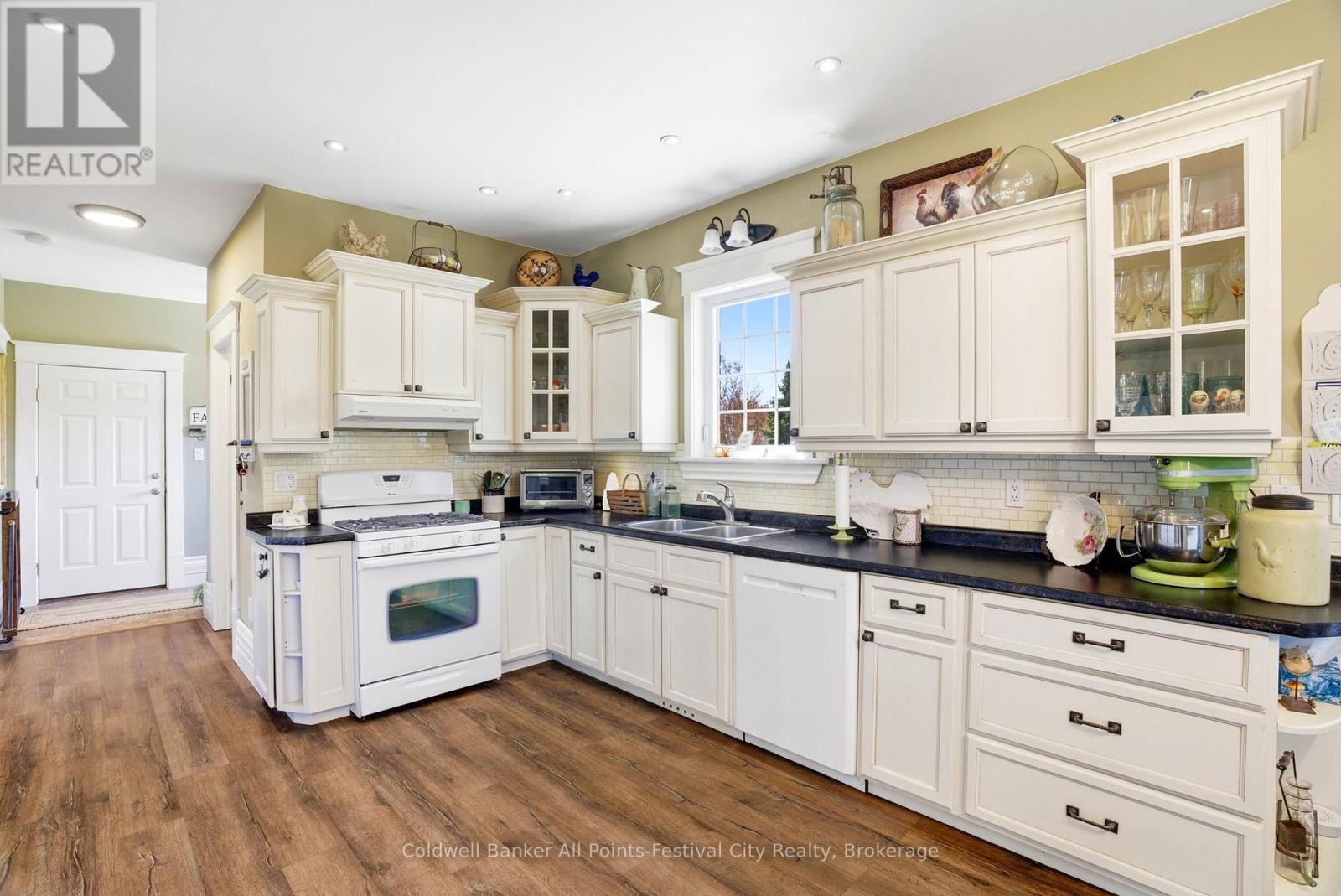 36603 MAITLAND AVENUE - 12