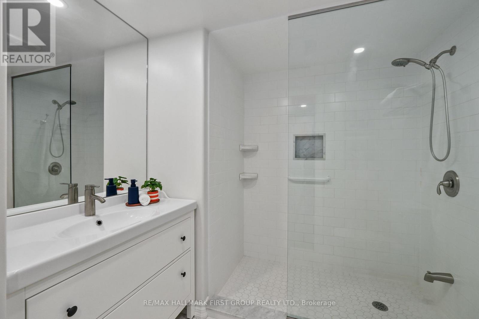 489 FOOTE CRESCENT - 37