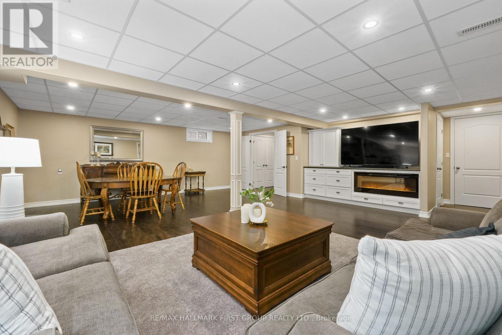 489 FOOTE CRESCENT - 28
