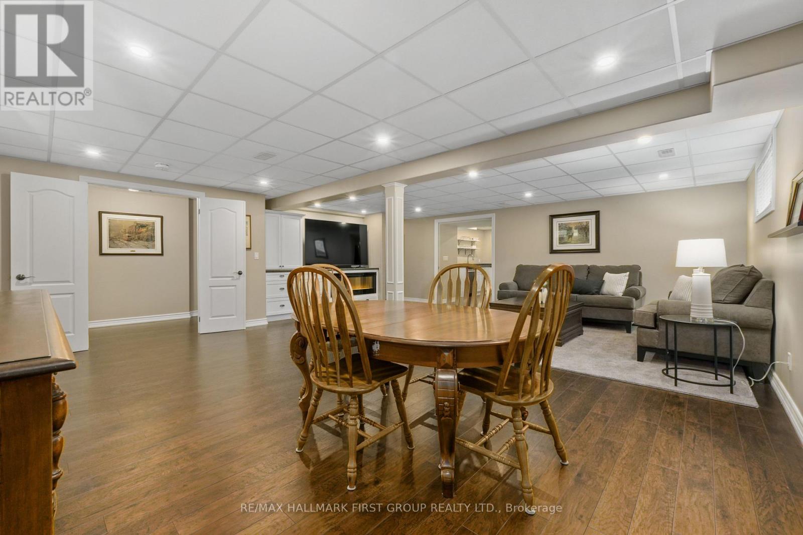 489 FOOTE CRESCENT - 29