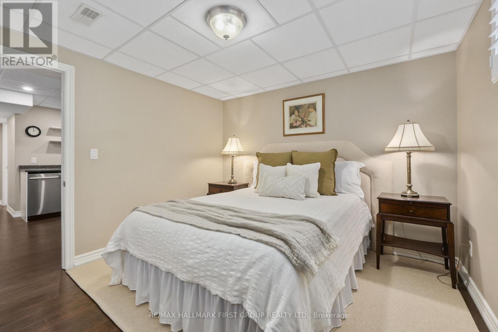 489 FOOTE CRESCENT - 36
