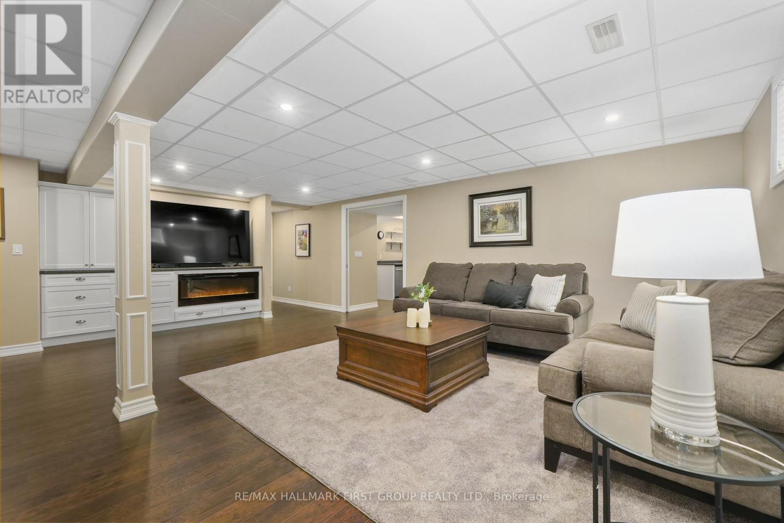 489 FOOTE CRESCENT - 26