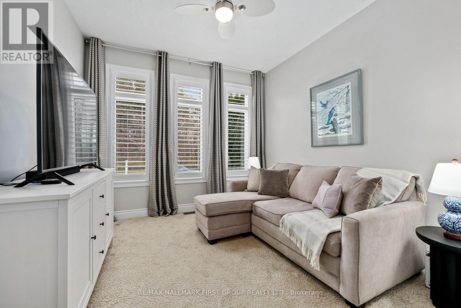 489 FOOTE CRESCENT - 22