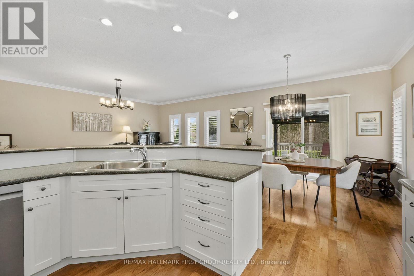 489 FOOTE CRESCENT - 16