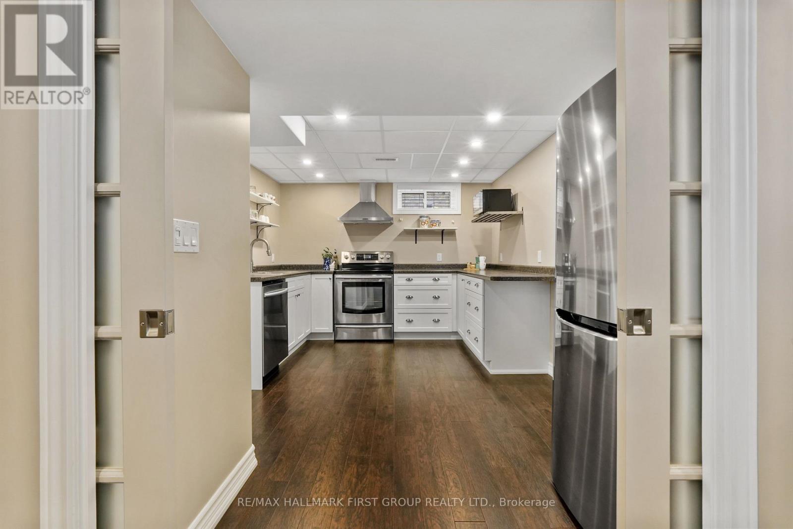 489 FOOTE CRESCENT - 30