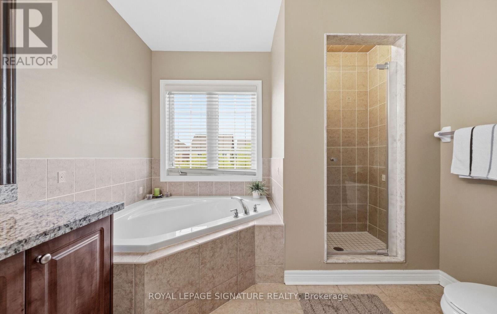 476 NAIRN CIRCLE - 25