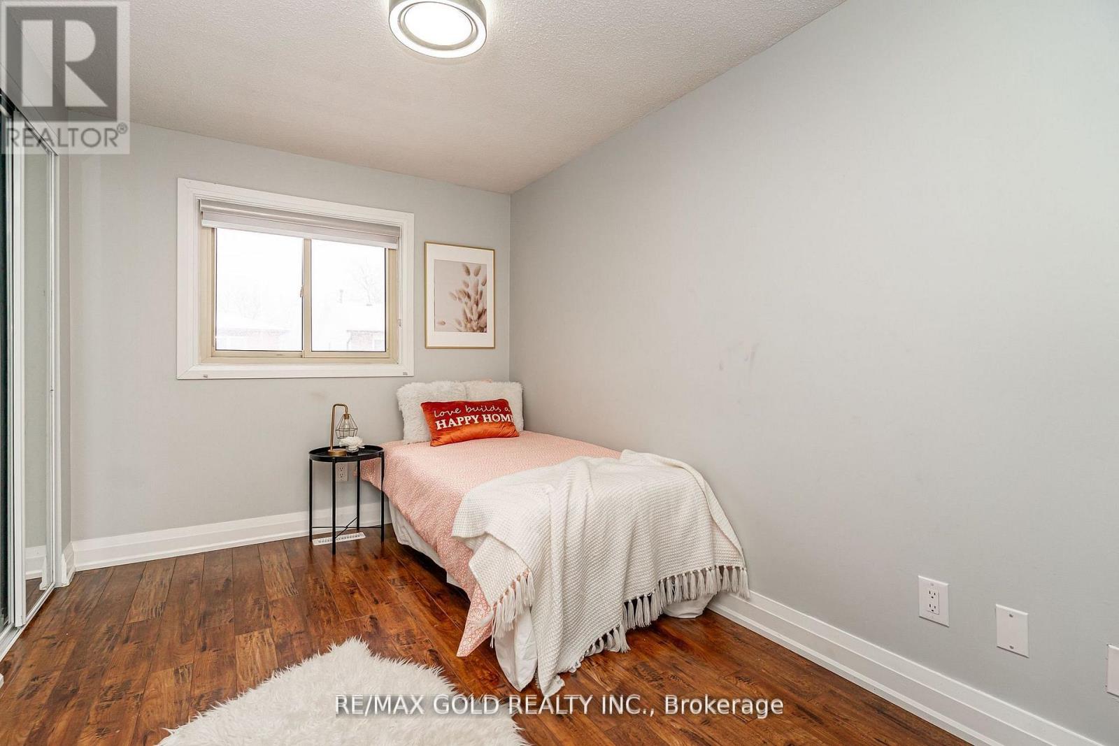 13 MARTINDALE CRESCENT - 29