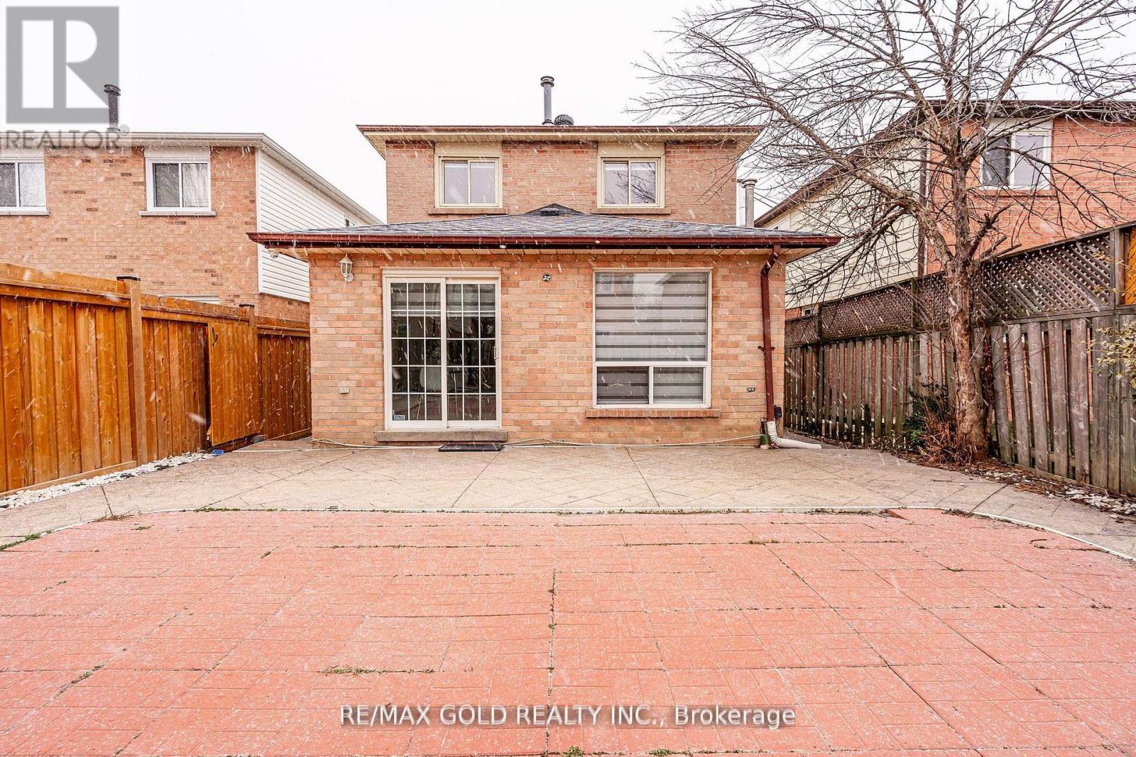 13 MARTINDALE CRESCENT - 41