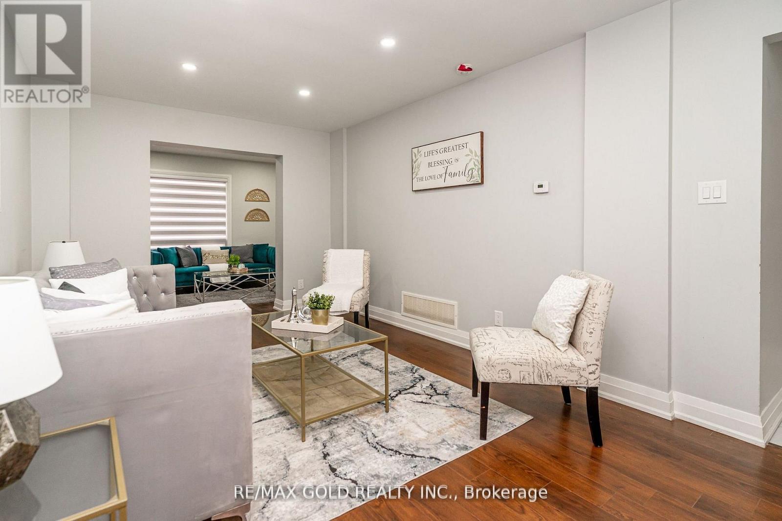 13 MARTINDALE CRESCENT - 9