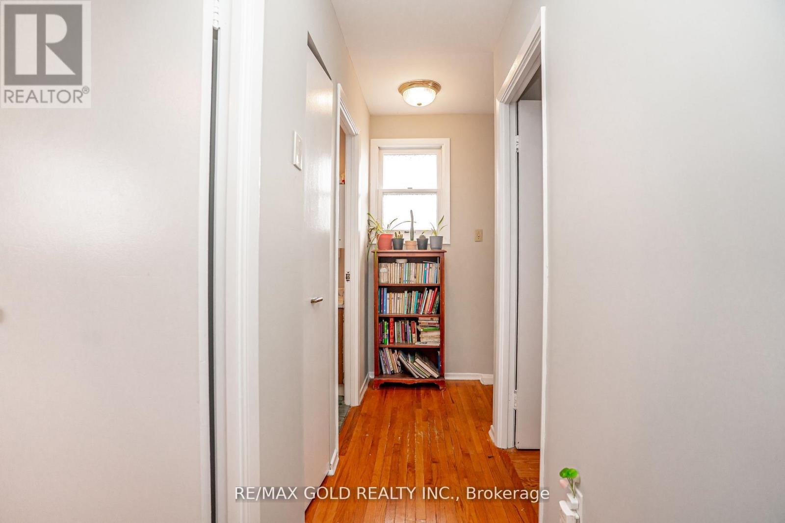 9 MORDON COURT - 15