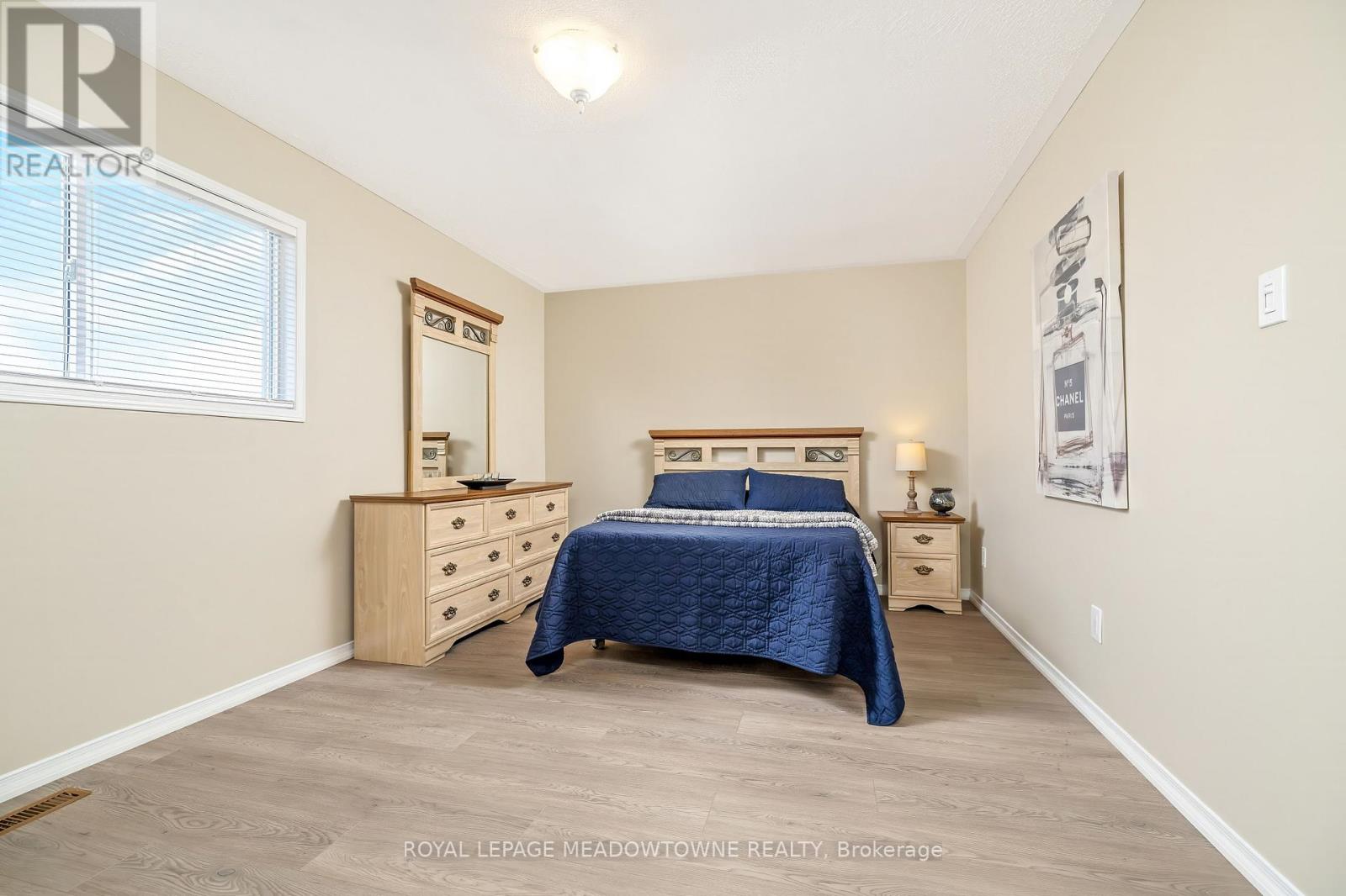 86 ROCKY MOUNTAIN CRESCENT - 23