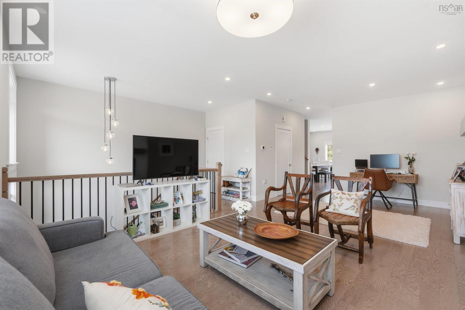 20 Alamir Court - 12