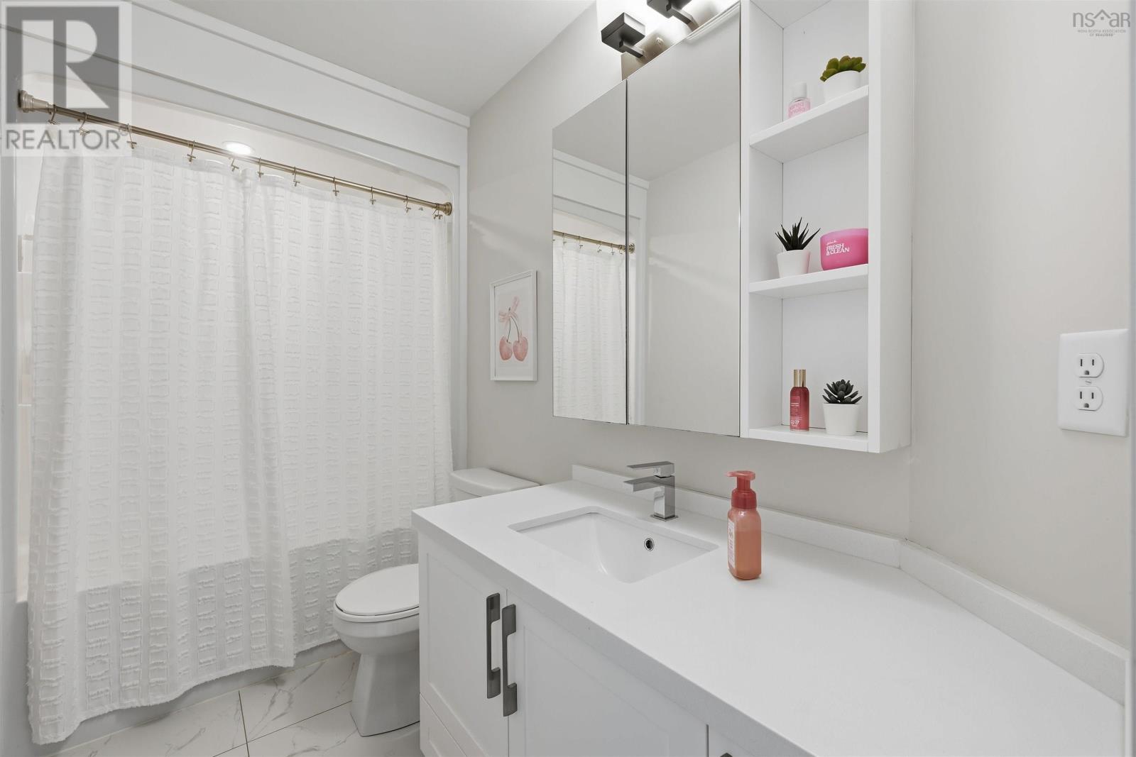 20 Alamir Court - 23