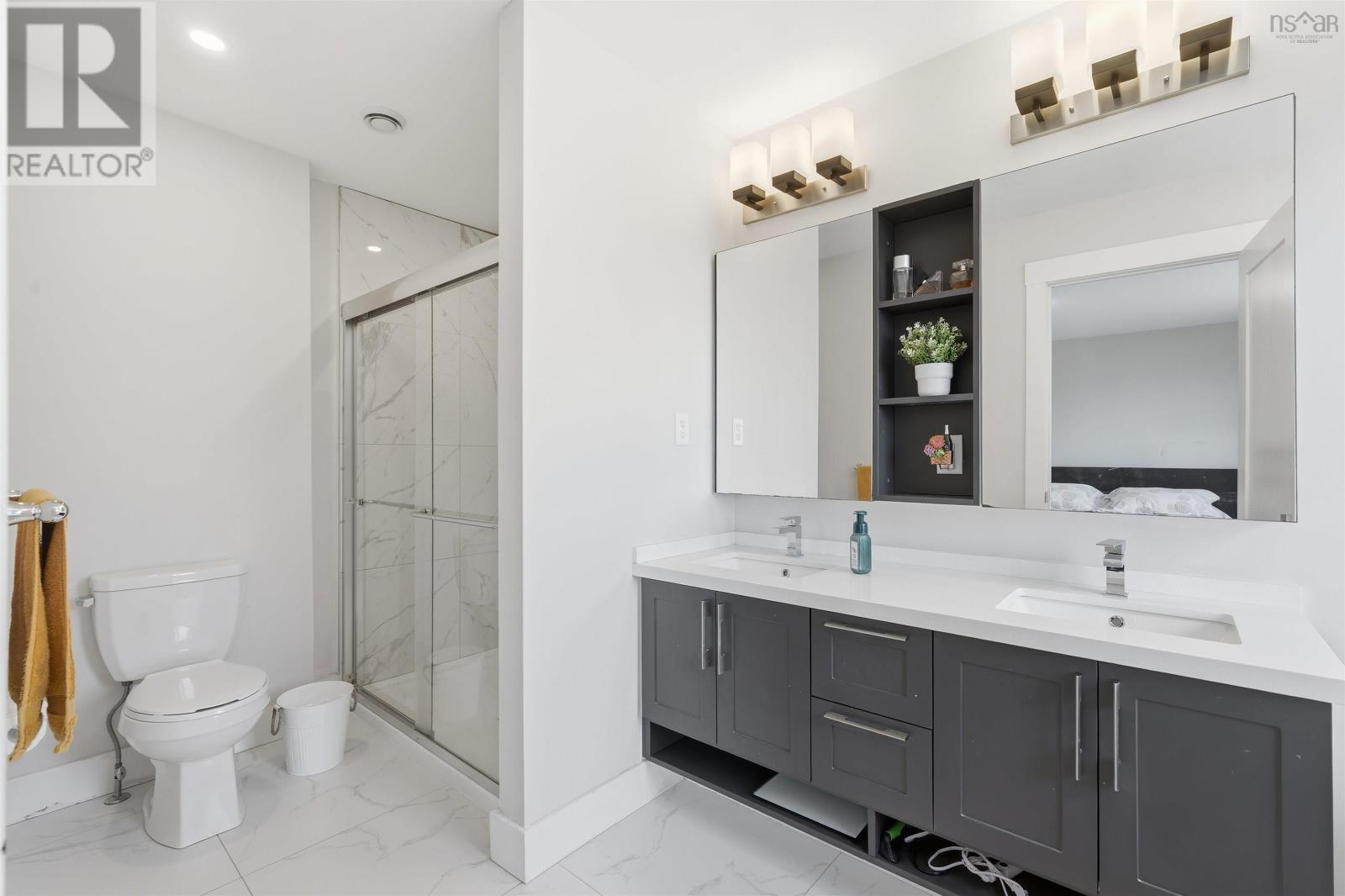 20 Alamir Court - 26
