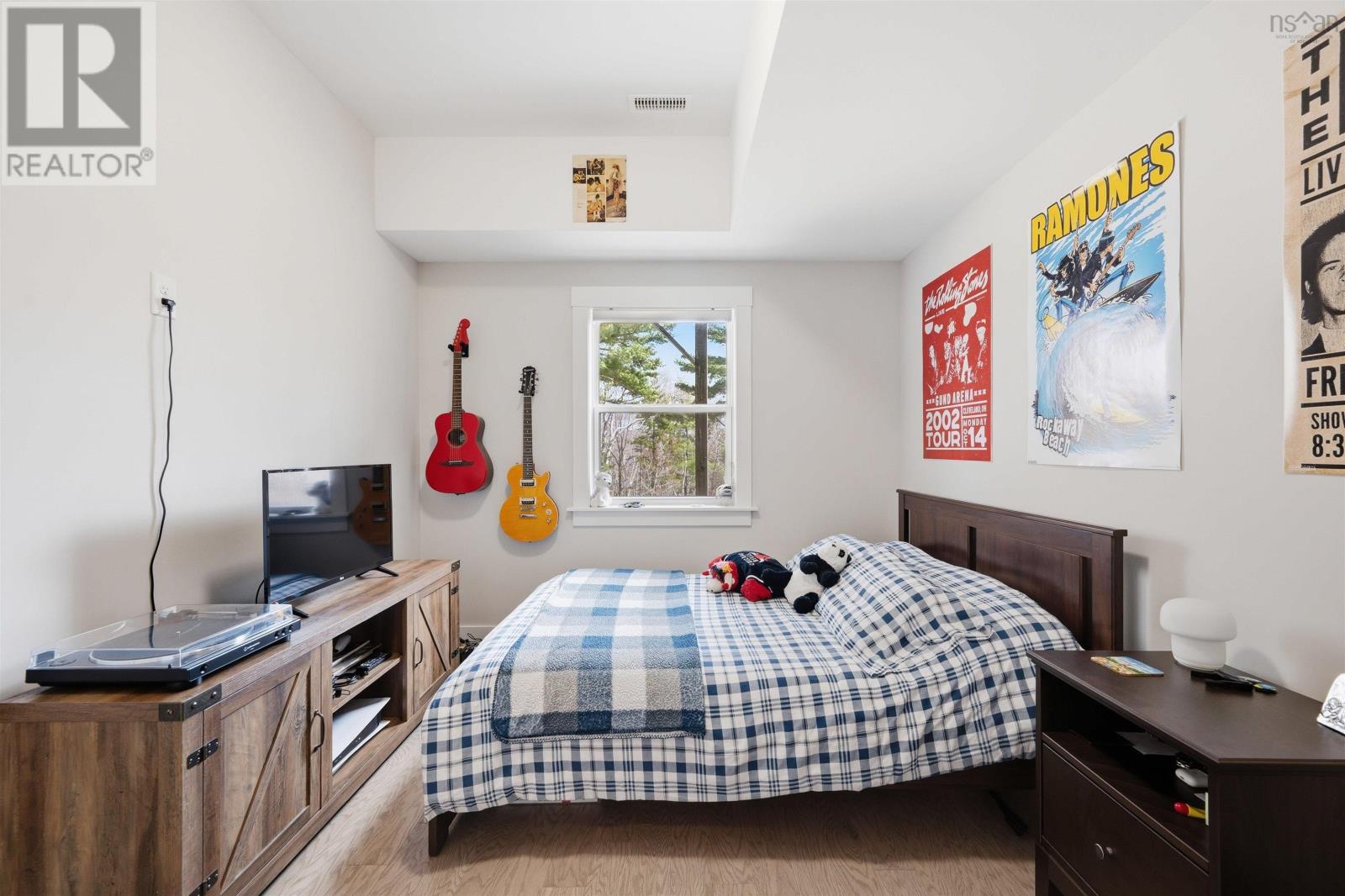 20 Alamir Court - 30