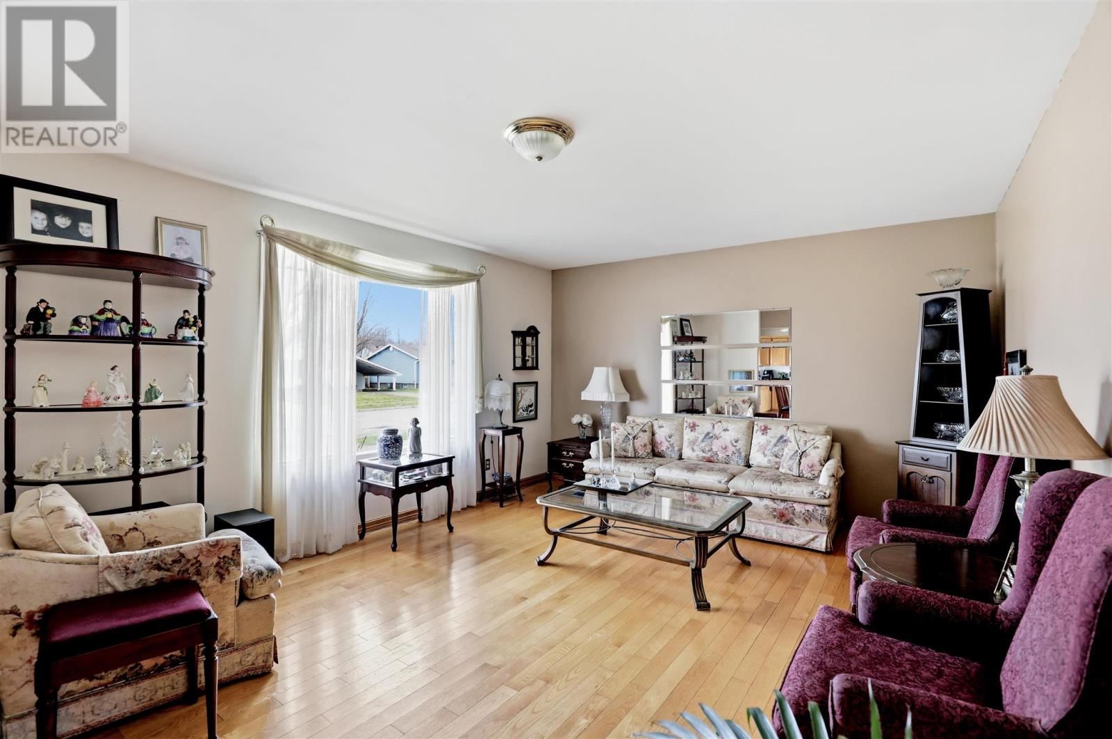 28 Kerr DR, Sault Ste. Marie, Ontario, P6A5H9 — Photo 4