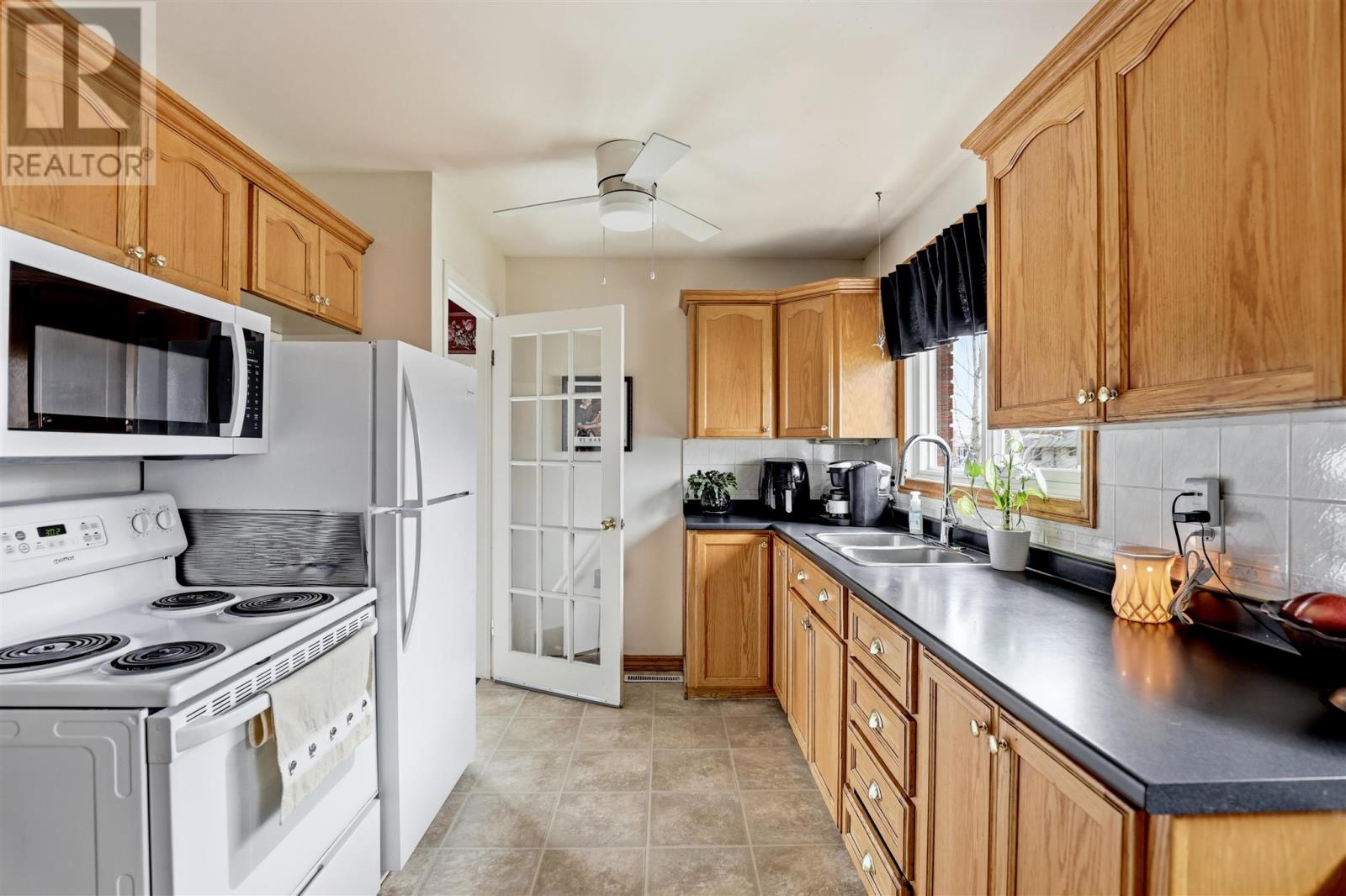 28 Kerr DR, Sault Ste. Marie, Ontario, P6A5H9 — Photo 5