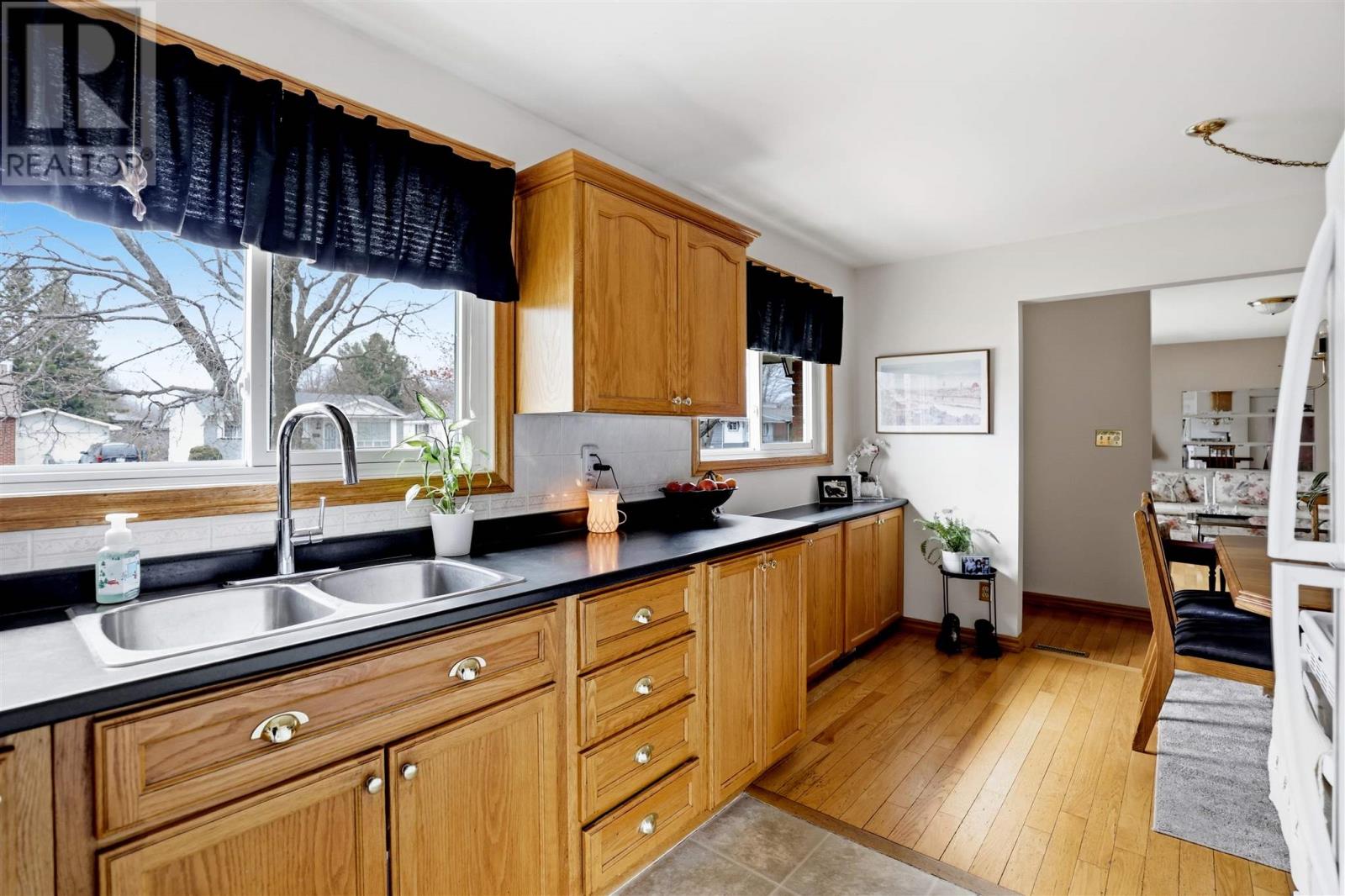 28 Kerr DR, Sault Ste. Marie, Ontario, P6A5H9 — Photo 6