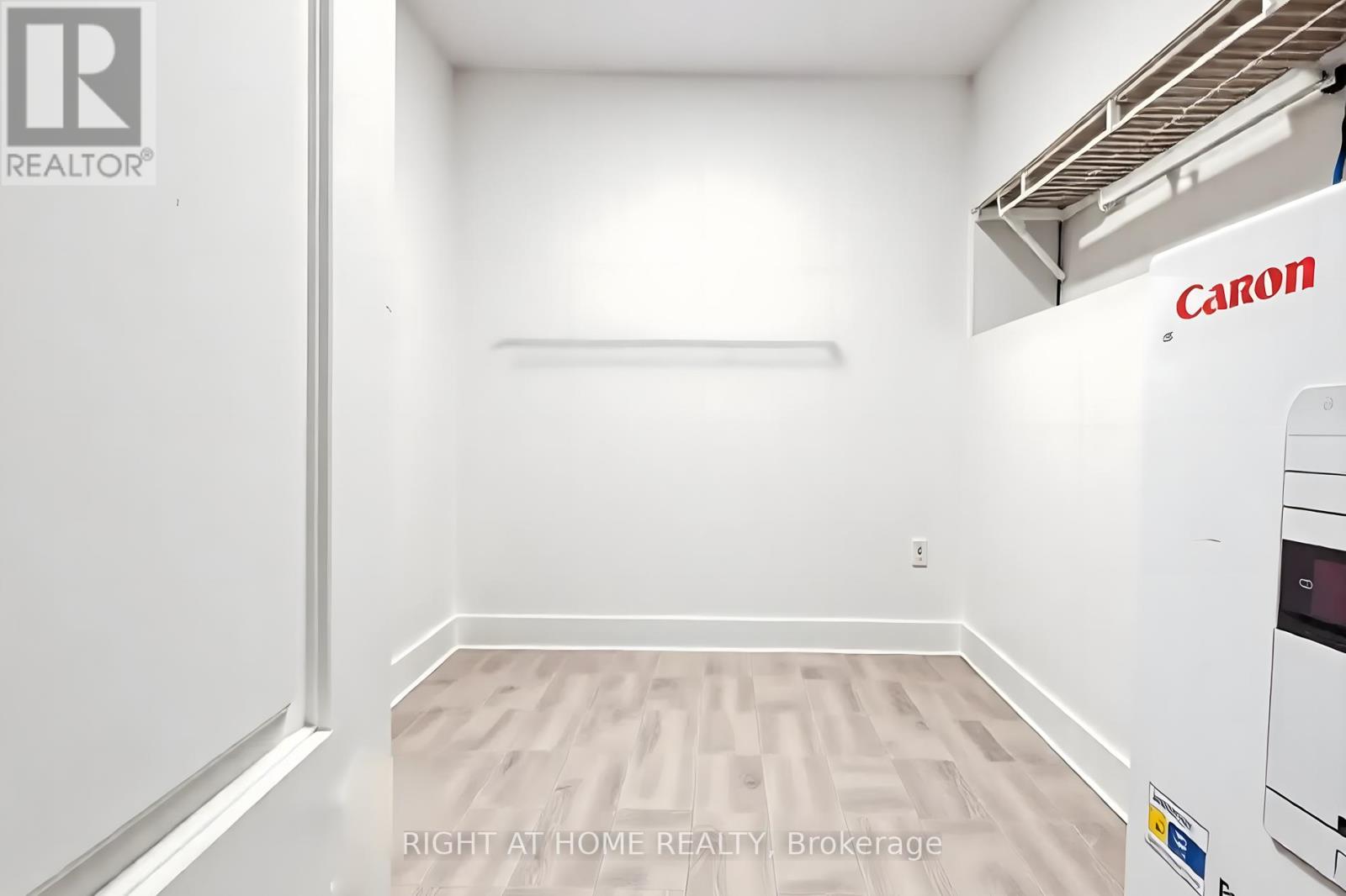 #217 1 REDFERN AVENUE - 20