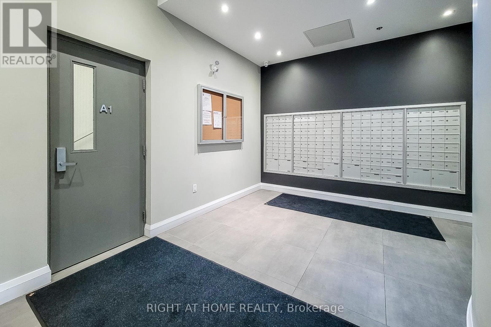 #217 1 REDFERN AVENUE - 4
