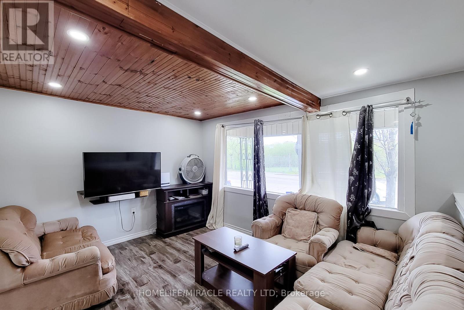 463 WELLINGTON STREET N - 10