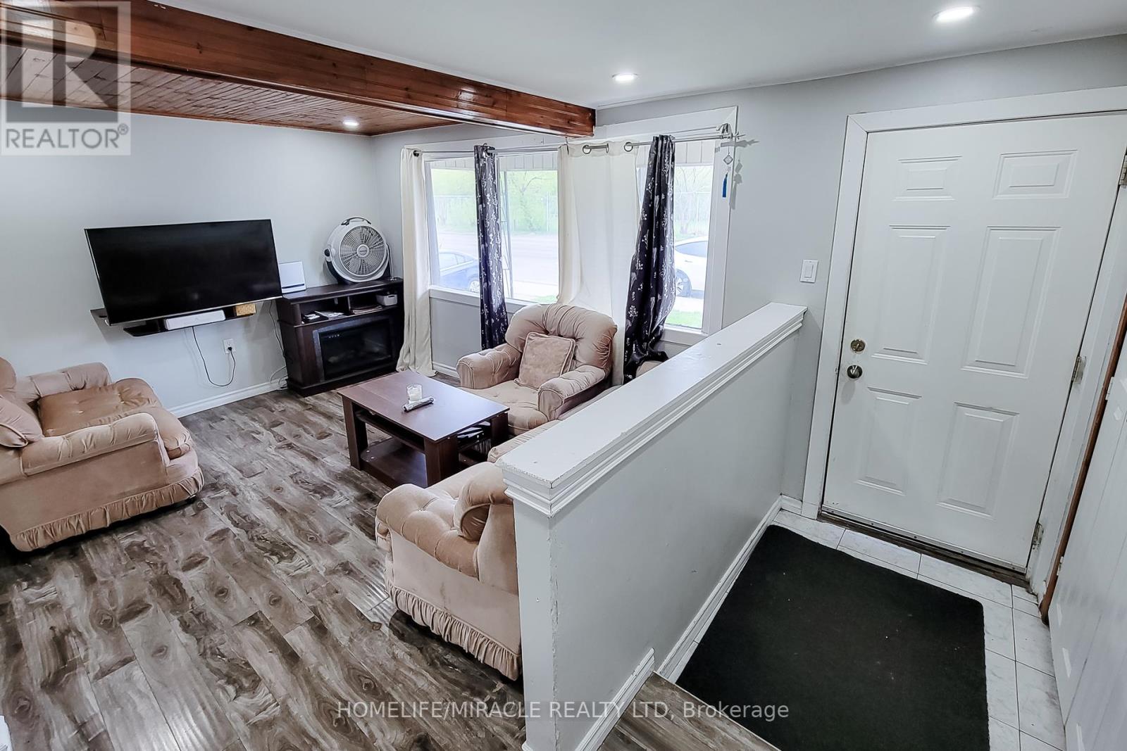463 WELLINGTON STREET N - 12