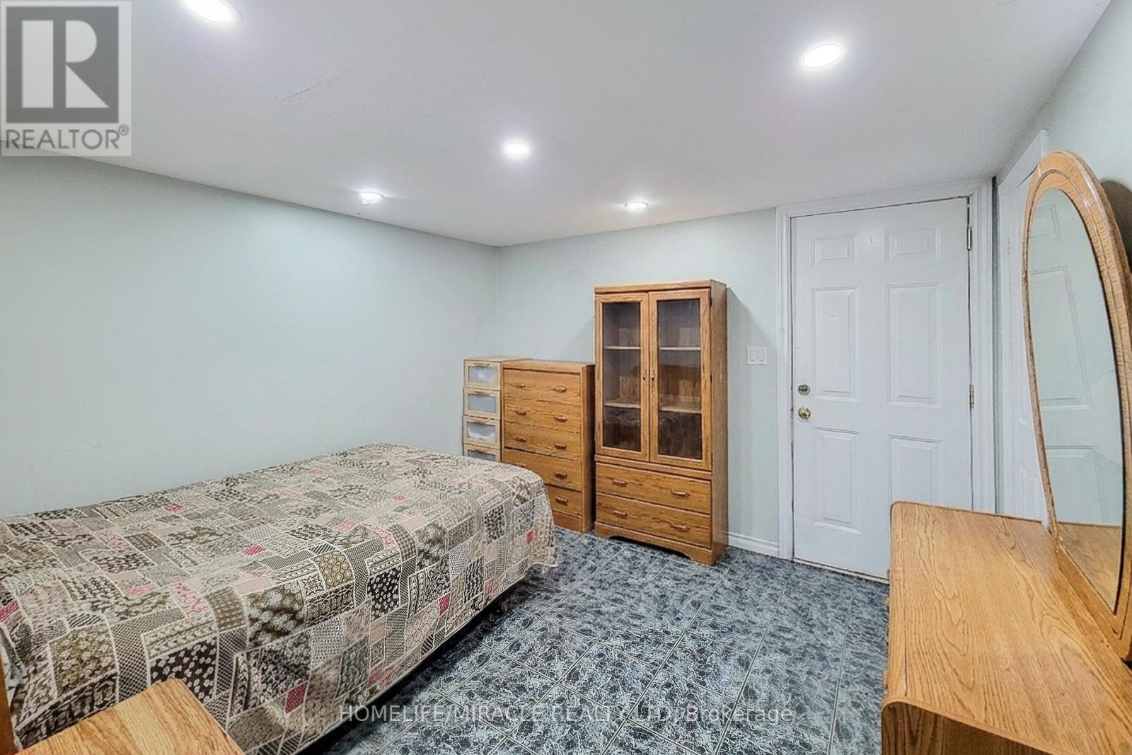 463 WELLINGTON STREET N - 19