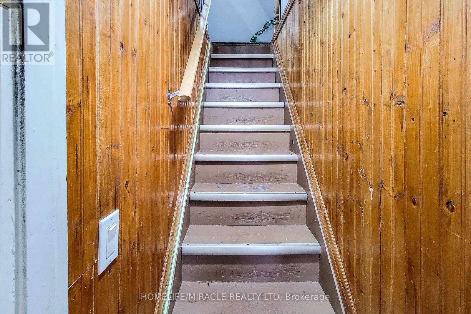 463 WELLINGTON STREET N - 22