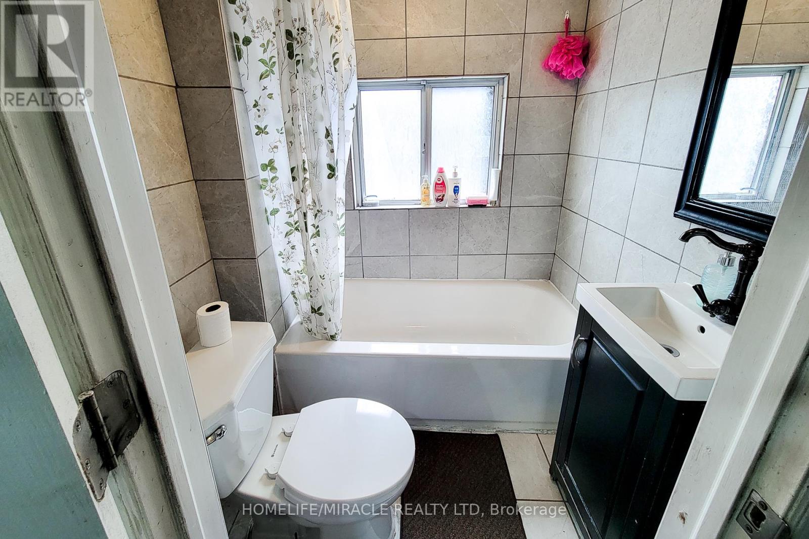 463 WELLINGTON STREET N - 25