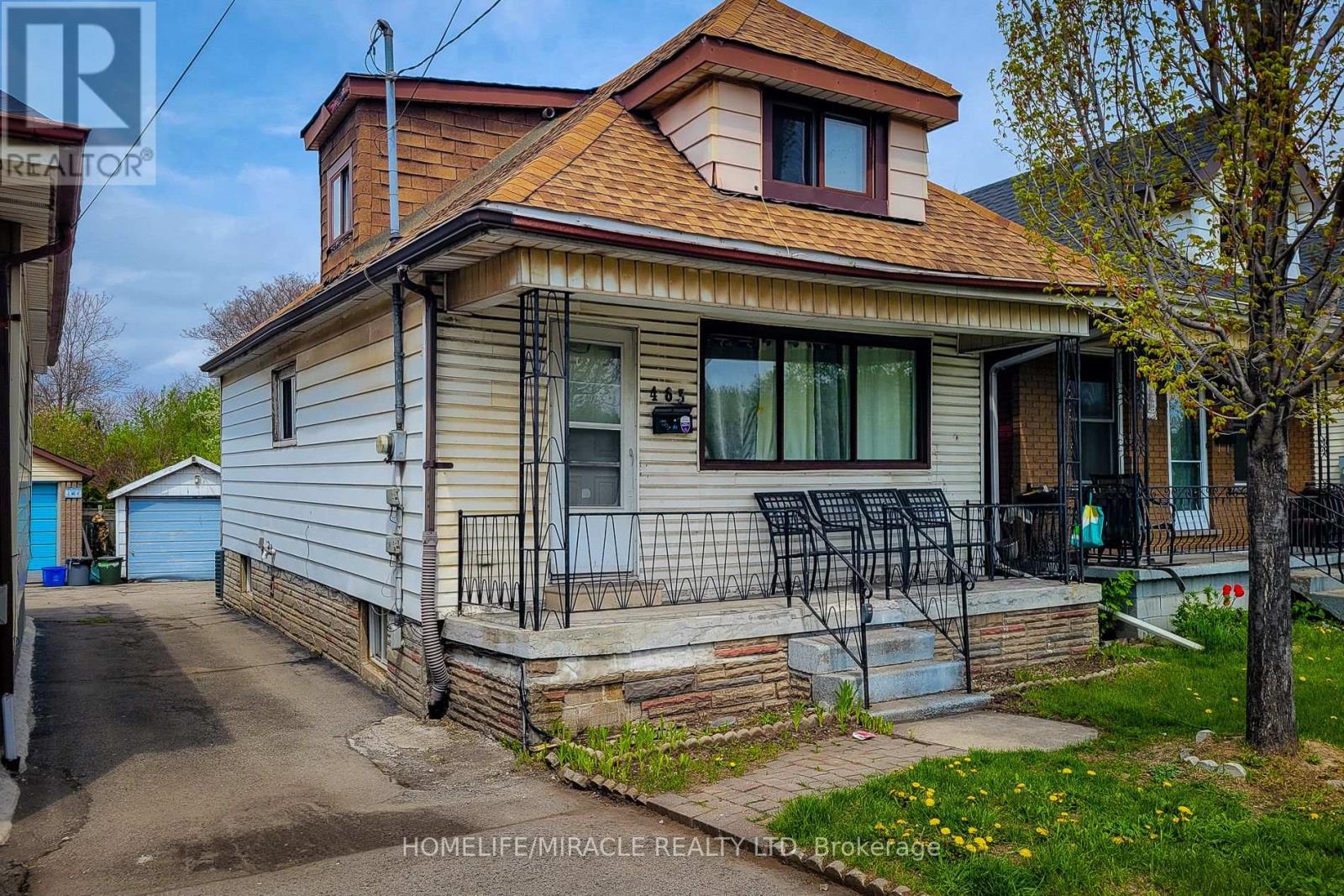 463 WELLINGTON STREET N - 3