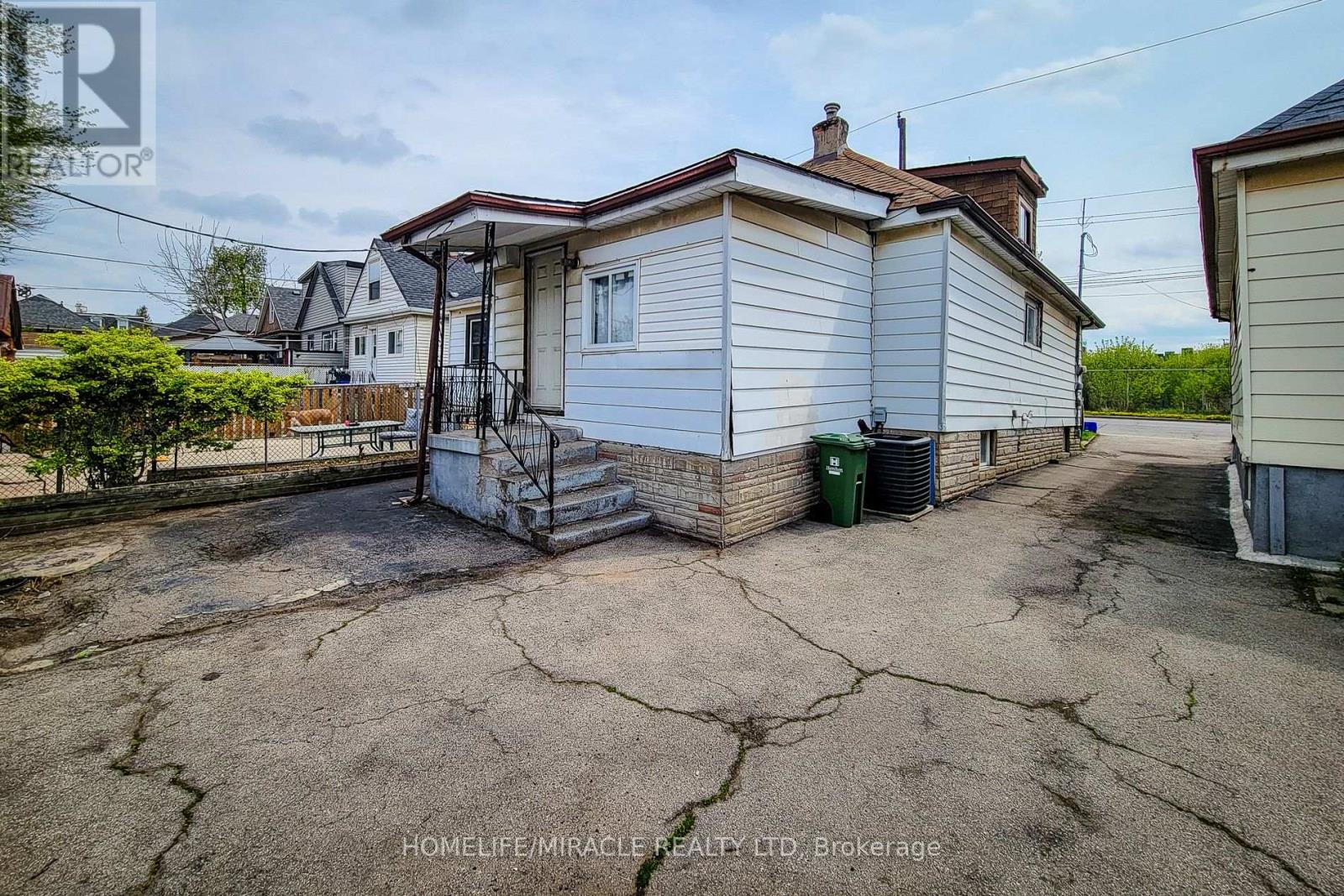 463 WELLINGTON STREET N - 6
