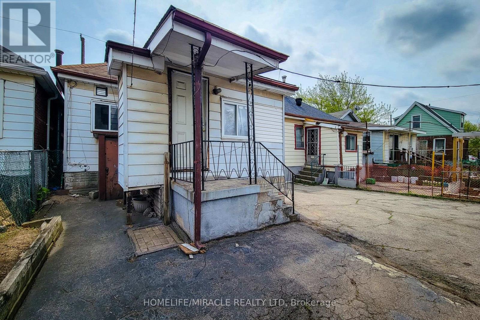 463 WELLINGTON STREET N - 7