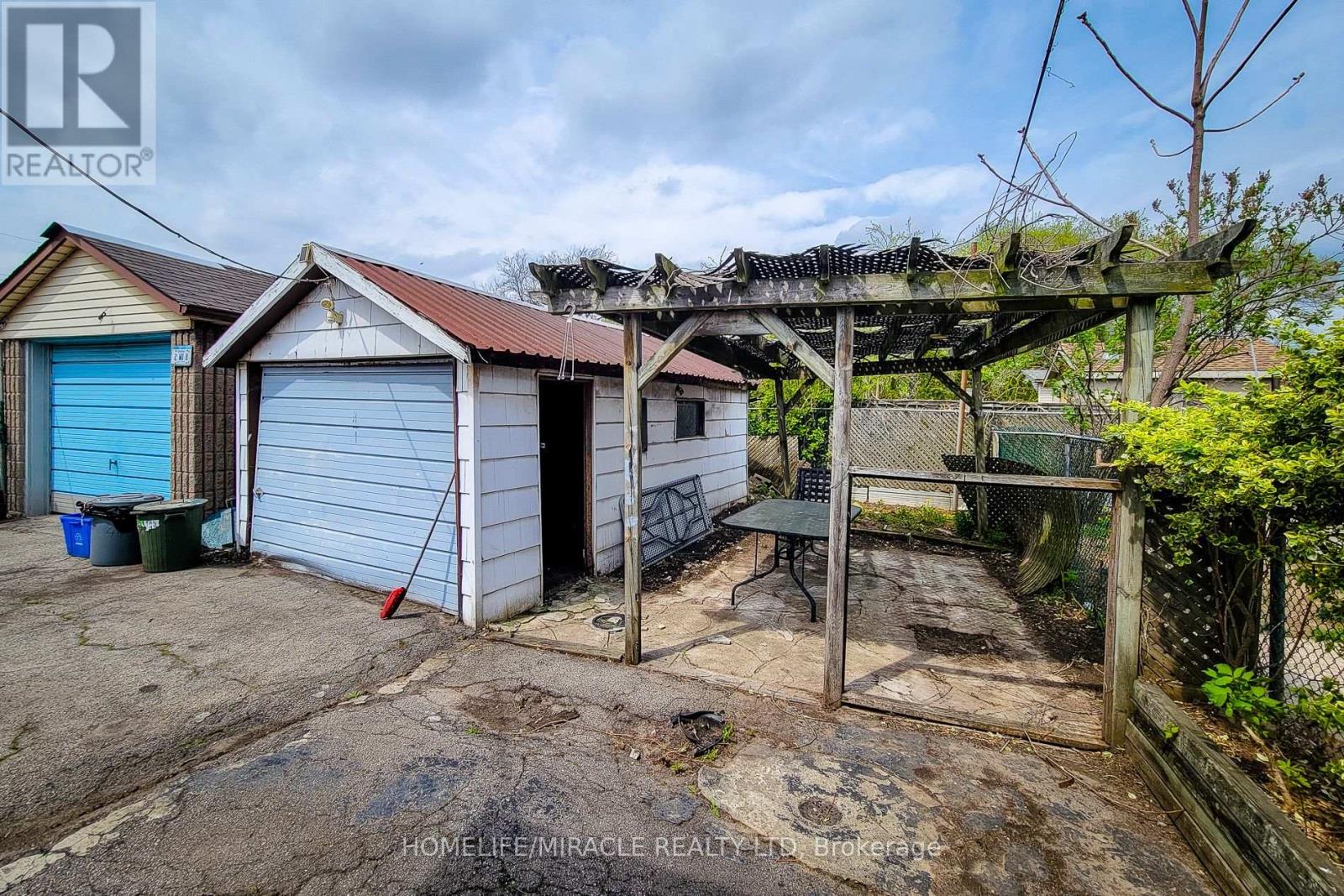 463 WELLINGTON STREET N - 8
