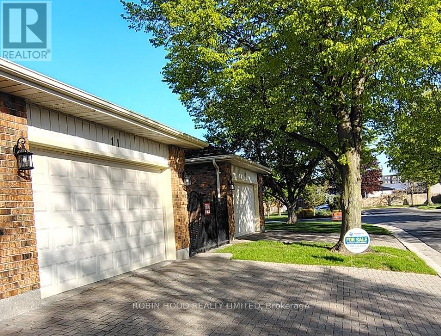 #UNIT 11 21 EARL DRIVE - 21