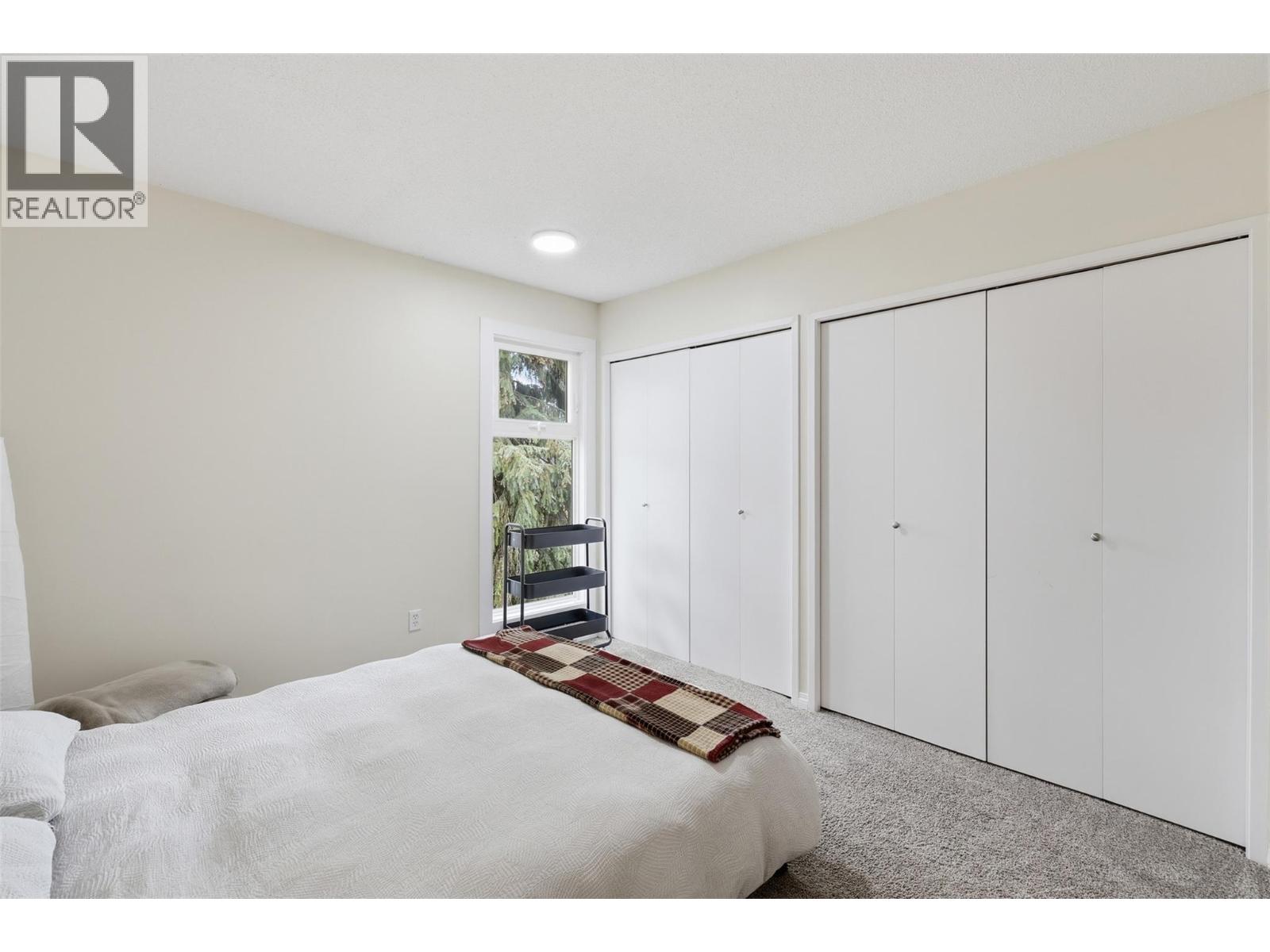 #53 1221 HUGH ALLAN Drive - 22