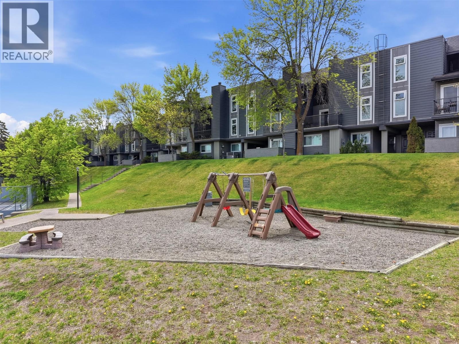 #53 1221 HUGH ALLAN Drive - 32