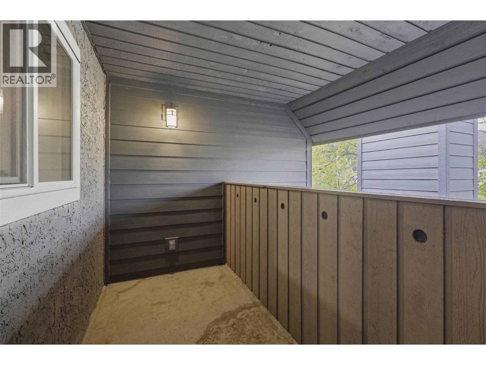 #53 1221 HUGH ALLAN Drive - 27